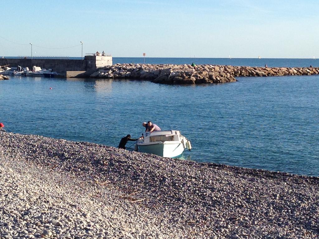 Petite Fleur D'Azur Bed and Breakfast Cagnes-sur-Mer Eksteriør billede